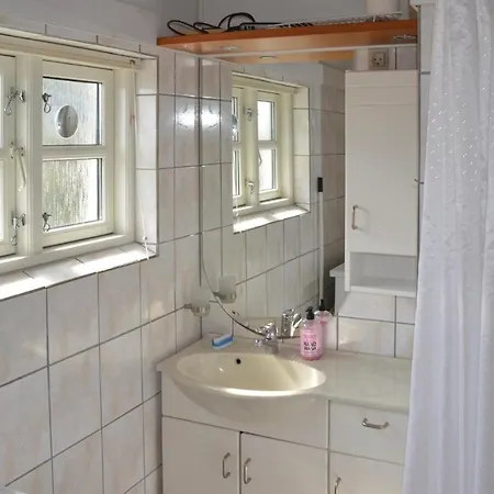 Two Bedroom Holiday In Saby